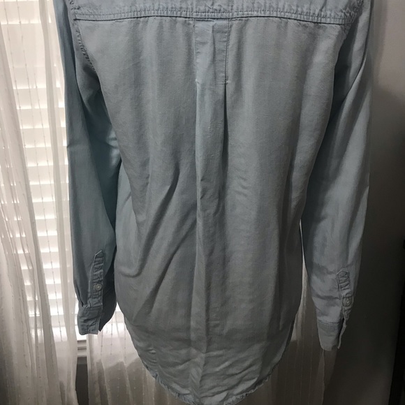 Liz Claiborne Chambray Button up Shirt - Picture 2 of 4